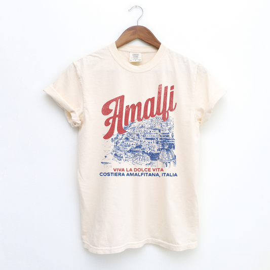 Amalfi Coastline Comfort Colors T-Shirt with vintage grunge vibes, featuring a faded image of the Amalfi coastline in a retro style.