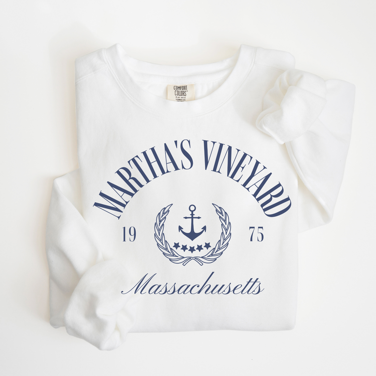 Lightweight cotton crewneck sweatshirt with "Martha's Vineyard" and an anchor design, showcasing vintage nautical vibes, perfect for coastal and casual wear.